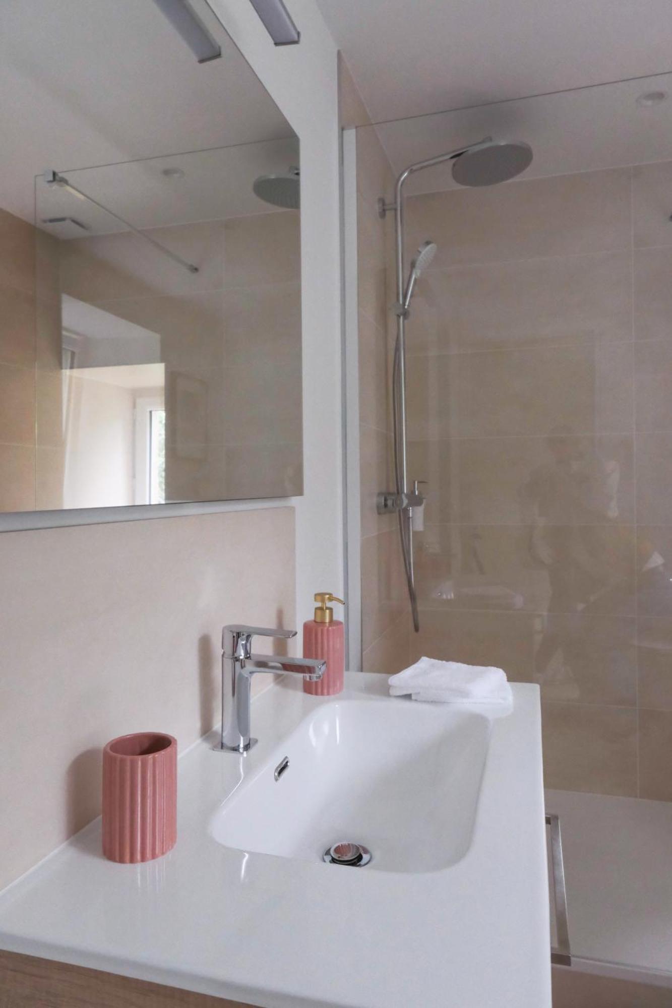 Chambres D'Hotes & Gites - Domaine Les Sources ポールバイユ エクステリア 写真